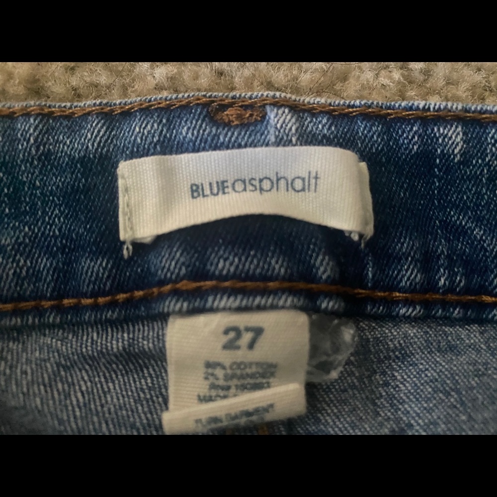 Shorts - Picture 3 of 3